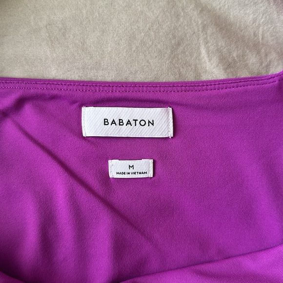 Babaton Contour New Squareneck T-Shirt - Picture 3 of 3